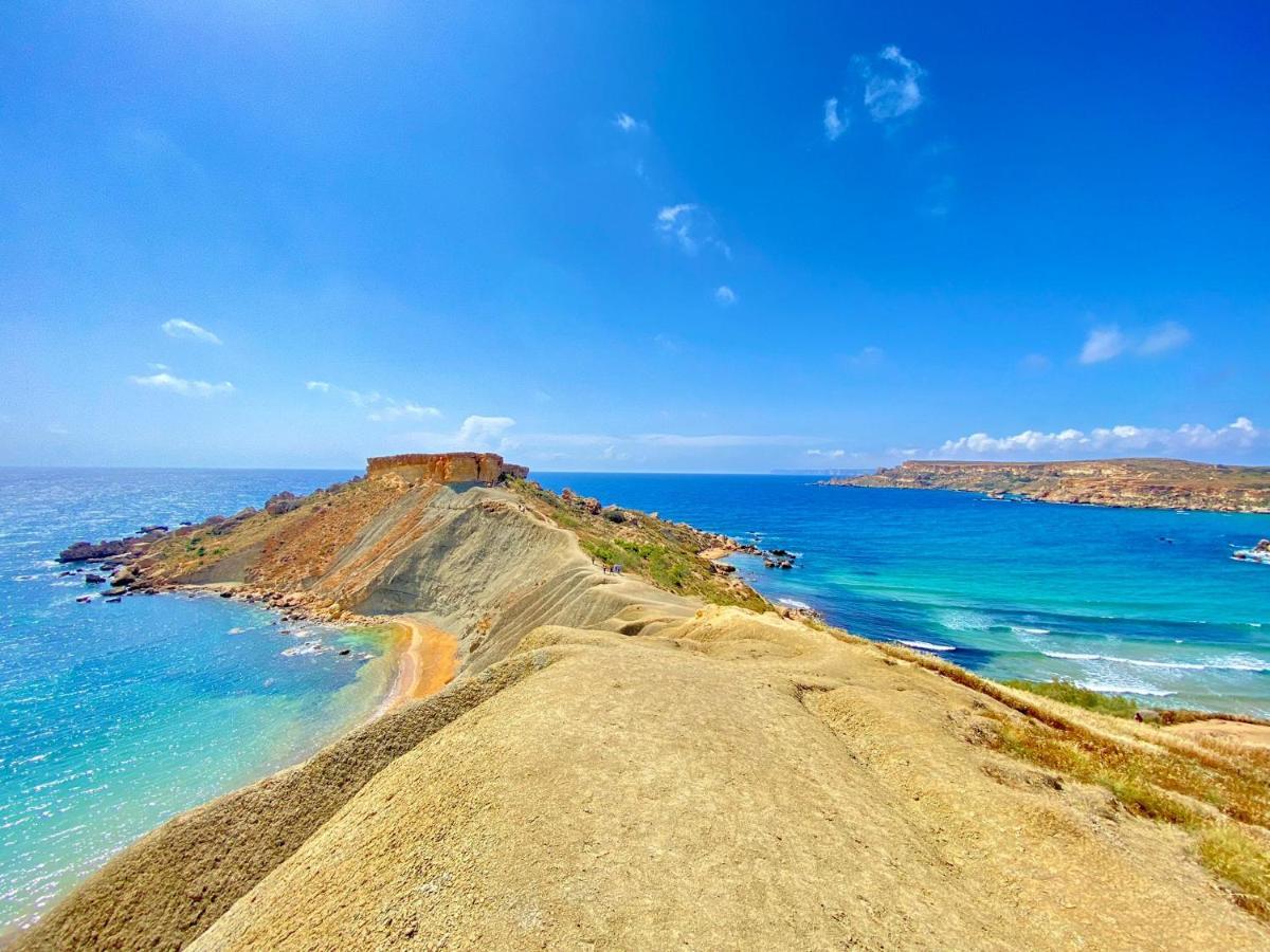 F8 1 Seaview Room, Living And Bathroom Shared , Stjulians Saint Julian's Εξωτερικό φωτογραφία