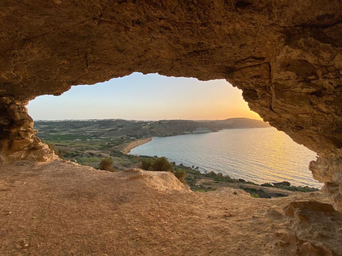 F8 1 Seaview Room, Living And Bathroom Shared , Stjulians Saint Julian's Εξωτερικό φωτογραφία