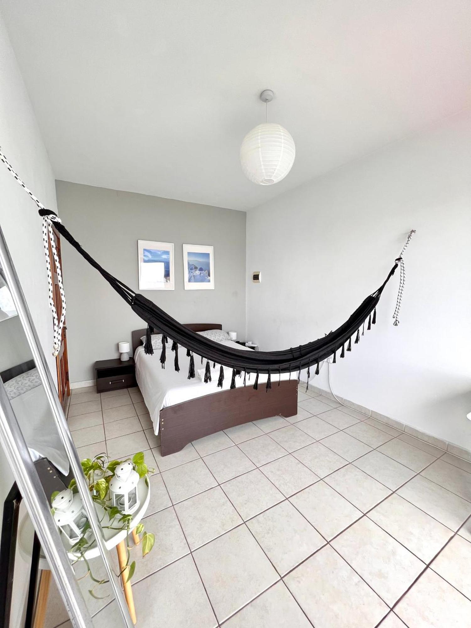 F8 1 Seaview Room, Living And Bathroom Shared , Stjulians Saint Julian's Εξωτερικό φωτογραφία
